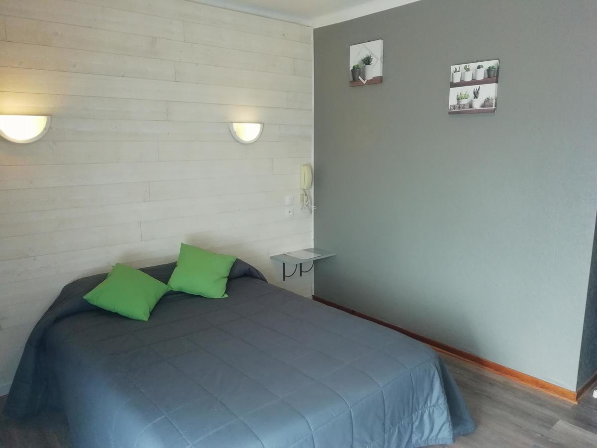 Hotel L'Oustalet Font-Romeu-Odeillo-Via Exterior photo