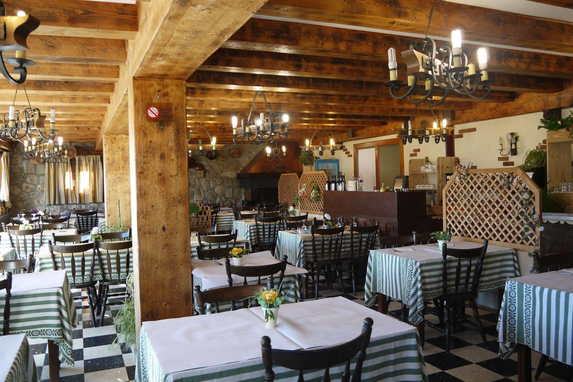 Hotel L'Oustalet Font-Romeu-Odeillo-Via Exterior photo